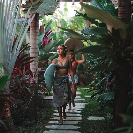 Tanah Lot Seaside Tribe - Boutique Surf Stay & Retreat מראה חיצוני תמונה