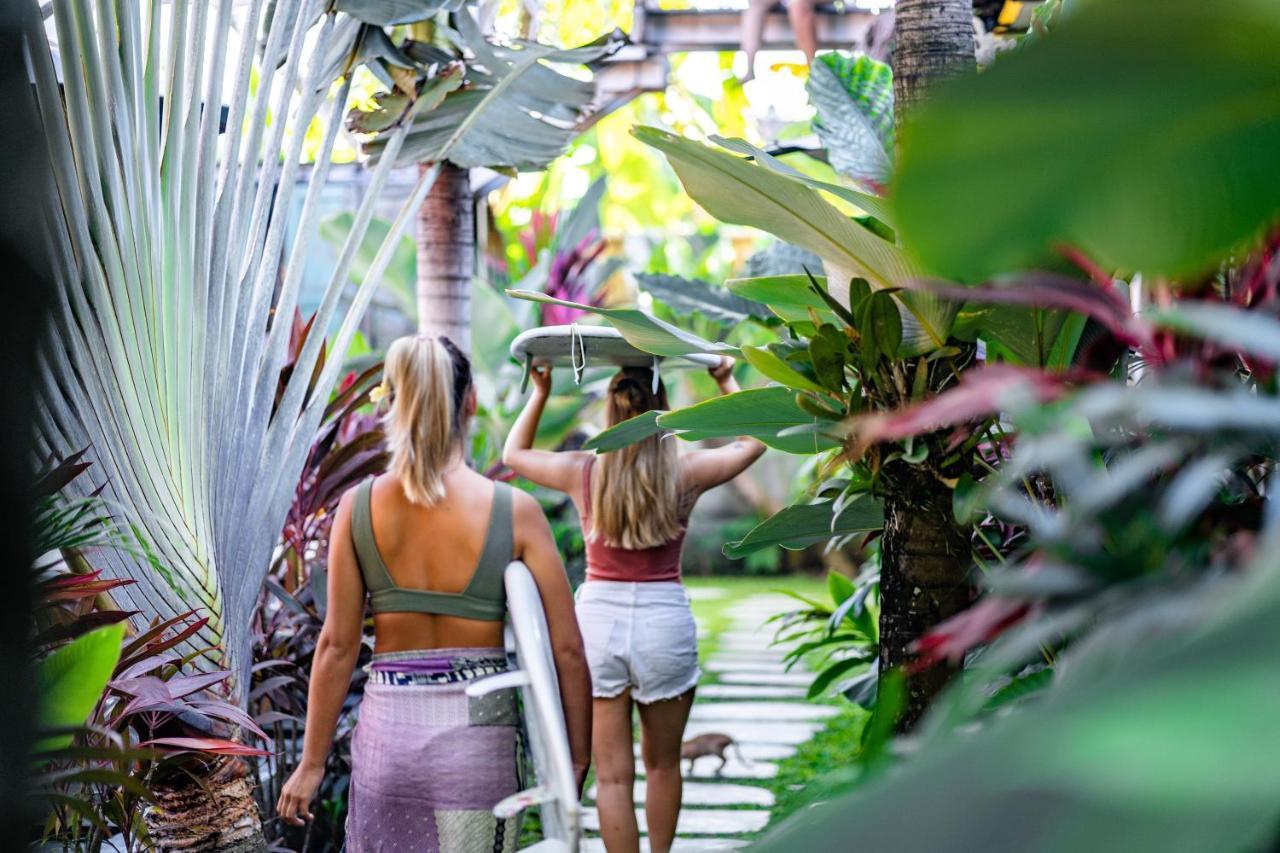 Tanah Lot Seaside Tribe - Boutique Surf Stay & Retreat מראה חיצוני תמונה