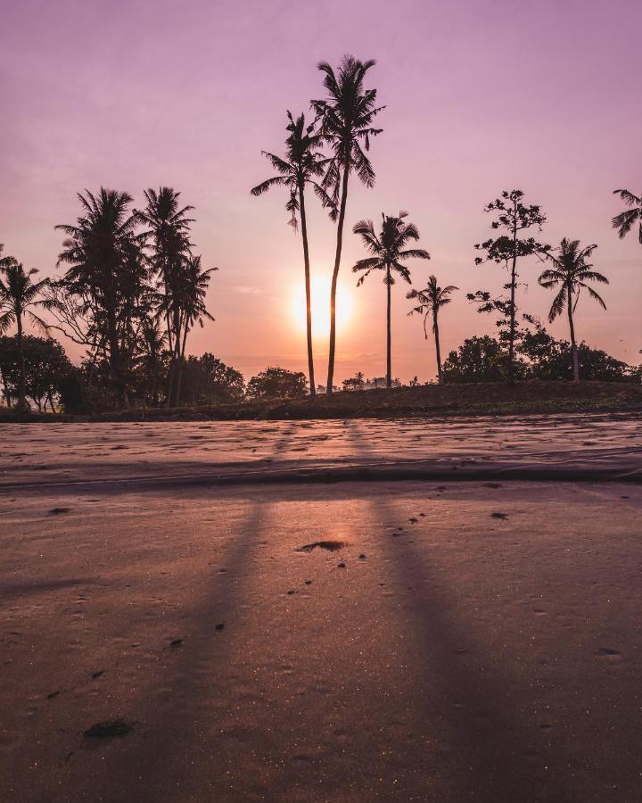 Tanah Lot Seaside Tribe - Boutique Surf Stay & Retreat מראה חיצוני תמונה