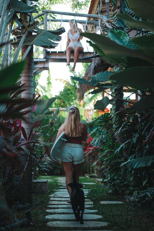 Tanah Lot Seaside Tribe - Boutique Surf Stay & Retreat מראה חיצוני תמונה