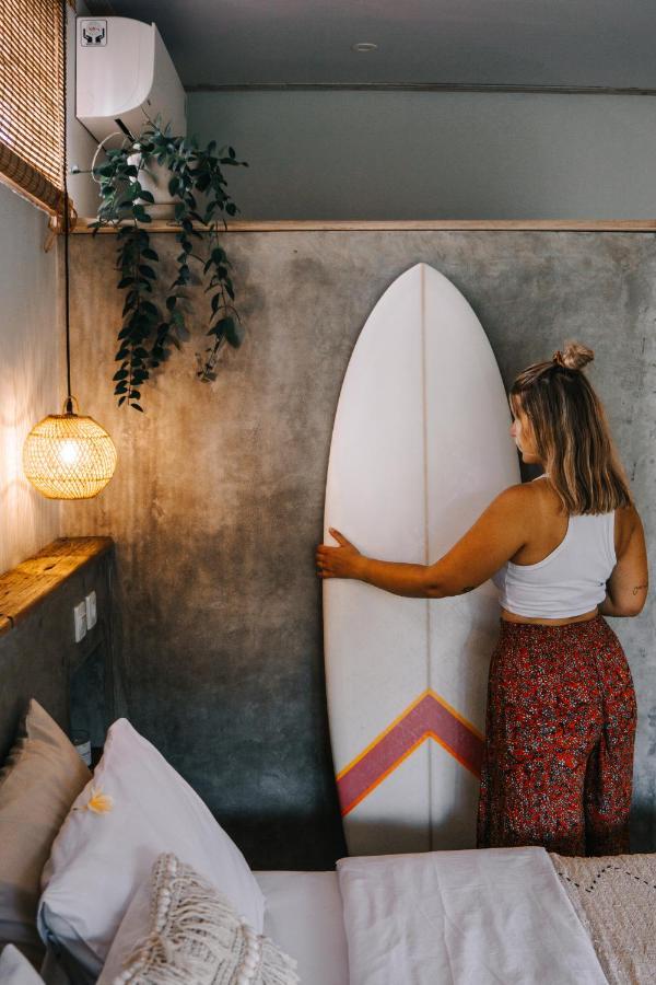 Tanah Lot Seaside Tribe - Boutique Surf Stay & Retreat מראה חיצוני תמונה