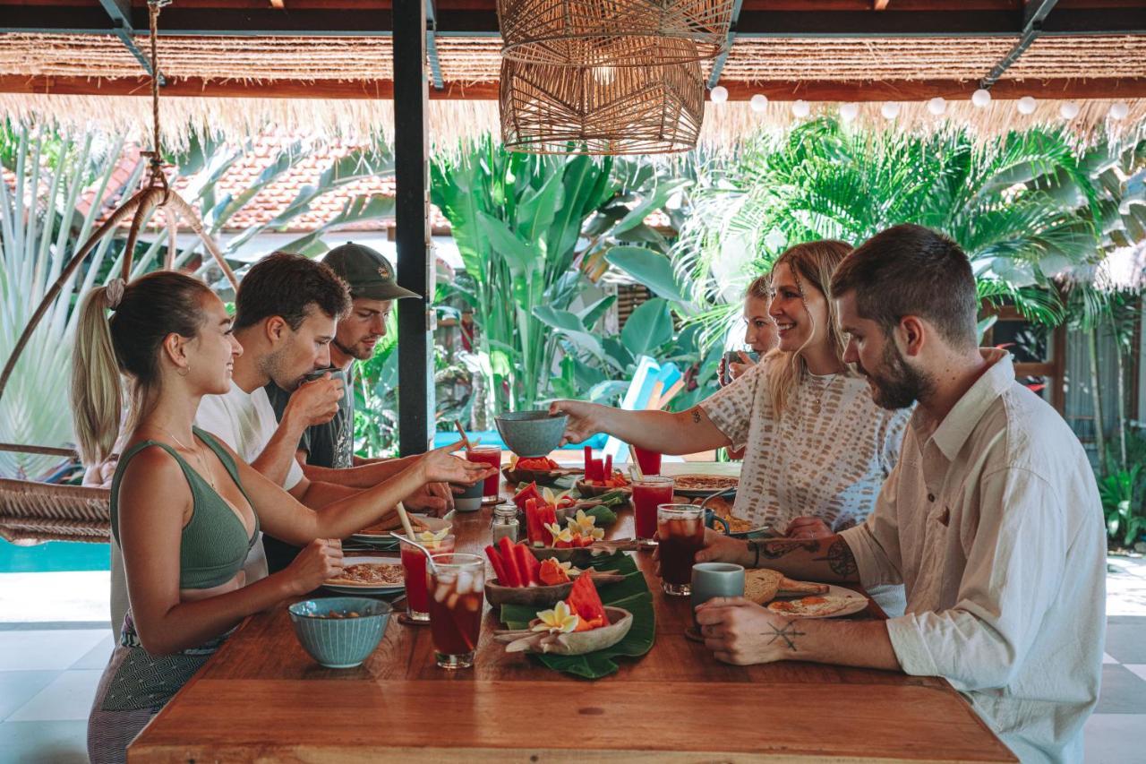 Tanah Lot Seaside Tribe - Boutique Surf Stay & Retreat מראה חיצוני תמונה